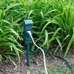 Outdoor Mini Power Stake Grounded 3-Outlet Green